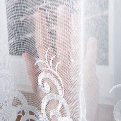 Firanka z aplikacją na markizecie 122391 wysokość 160 cm kolor biały
