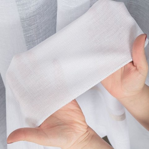 Firanka fantazyjna ze wzorem na samym dole z ołowianką, wysokość 250cm, kolor 003 biały ze złotym pasem 000641/000/003/000250/1 Firanka fantazyjna ze wzorem na samym dole z ołowianką, wysokość 250cm, kolor 003 biały ze złotym pasem 000641/000/003/000250/1