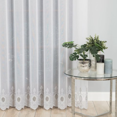 Firanka haftowana ze wzorem na samym dole, wysokość 280cm, kolor 002 123946/768/002/000280/1