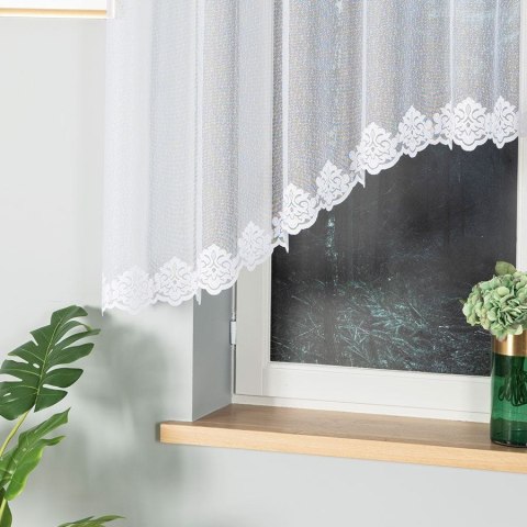 ŻAKLINA Firanka żakardowa odpasowana ze wzorem na samym dole, szerokość 300 x wysokość 140cm, kolor 001 biały 023405/FOL/001/000 ŻAKLINA Firanka żakardowa odpasowana ze wzorem na samym dole, szerokość 300 x wysokość 140cm, kolor 001 biały 023405/FOL/001/000