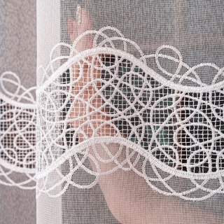 Firanka z aplikacją ze wzorem pasowym na markizecie, wysokość 175cm, kolor 001 biały 034617/433/001/000175/1