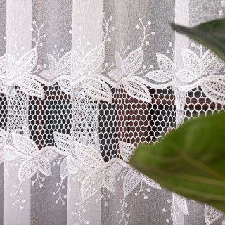 Firanka z aplikacją ze wzorem pasowym na markizecie, wysokość 175cm, kolor 001 biały 113008/433/001/000175/1
