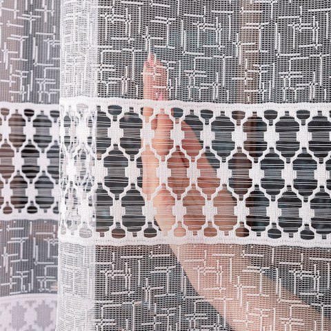 Firanka żakardowa ze wzorem pasowym, wysokość 180cm, kolor 001 biały 107233/000/001/000180/1