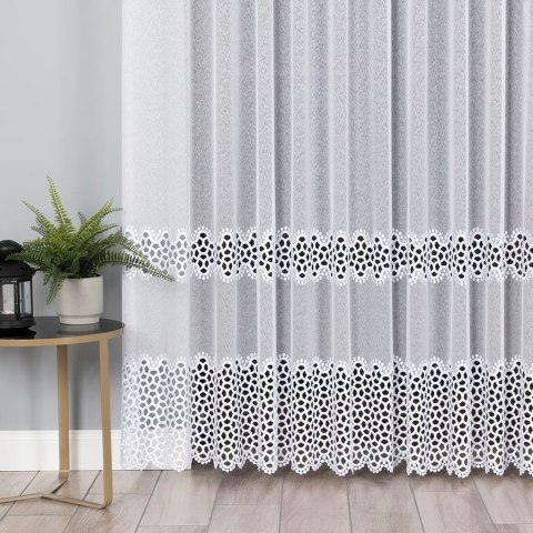 Firanka z aplikacją na markizecie ze wzorem pasowym, wysokość 250cm, kolor 001 biały 008897/433/P01/000250/1 Firanka z aplikacją na markizecie ze wzorem pasowym, wysokość 250cm, kolor 001 biały 008897/433/P01/000250/1