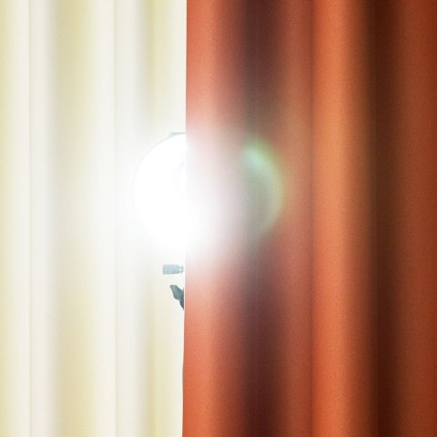 Zasłona gotowa typu blackout na przelotkach, szerokość 140cm x wysokość 250cm, kolor 841 ciemny pomarańczowy TD0015/ZGP/841/1402