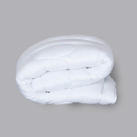 DREAMY 4 PORY ROKU Kołdra z wypełnieniem silikonowym, rozmiar 220x200cm KOLDRA/SIL/R00/220200/1