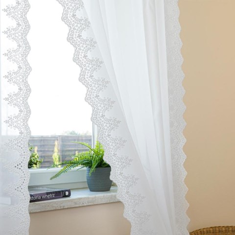 Firanka haftowana na woalu, wysokość 150cm, kolor 001 biały 127517/233/001/000150/1 Firanka haftowana na woalu, wysokość 150cm, kolor 001 biały 127517/233/001/000150/1