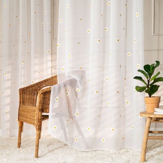 BELLIS Firanka haftowana w stokrotki na etaminie, wysokość 290cm, kolor 001 biały BELLIS/OLO/001/000290/1