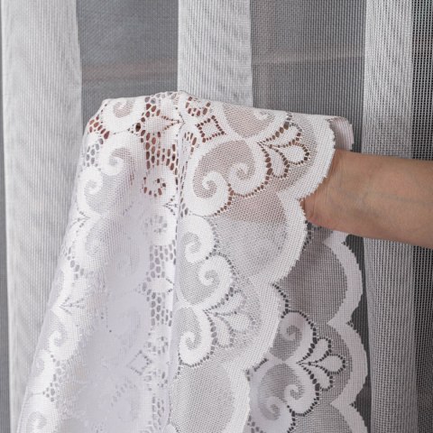 Firanka żakardowa ze wzorem na samym dole, wysokość 250cm, kolor 001 biały 015997/000/001/000250/1
