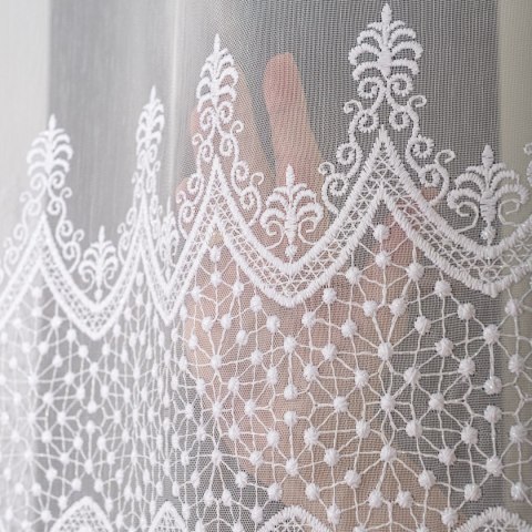 Firanka haftowana pasowa, wysokość 285cm, kolor 001 biały FH0026/768/001/000285/1