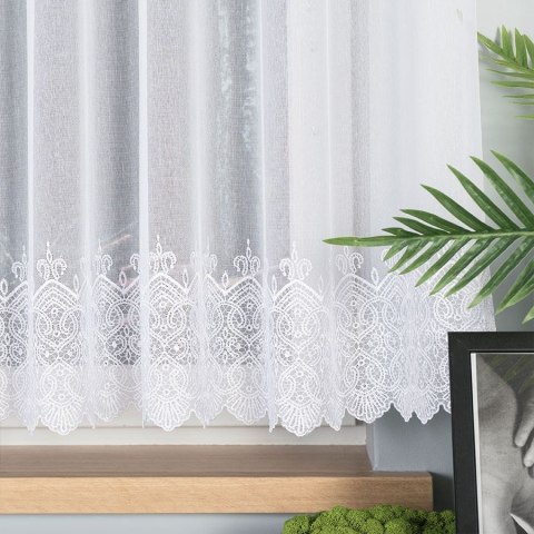 Firanka haftowana ze wzorem na samym dole, wysokość 160cm, kolor 001 biały 008240/768/001/000160/1