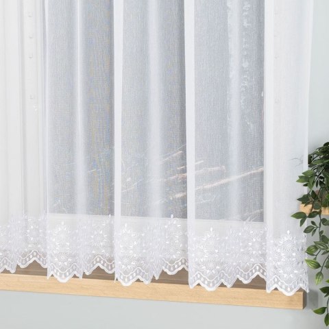 Firanka haftowana ze wzorem na samym dole, wysokość 160cm, kolor 001 biały 007888/768/001/000160/1