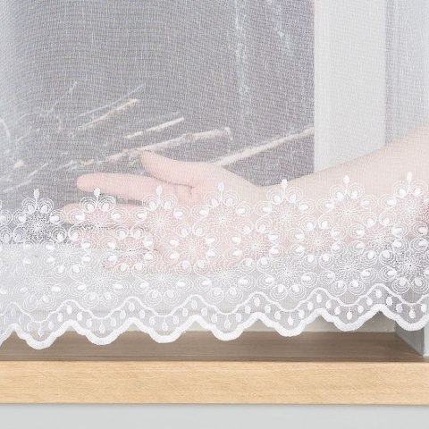 Firanka haftowana ze wzorem na samym dole, wysokość 160cm, kolor 001 biały 007888/768/001/000160/1