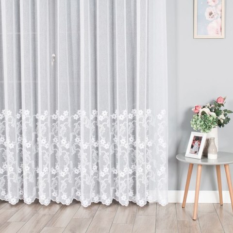 Firanka haftowana ze wzorem na samym dole, wysokość 280cm, kolor 001 biały 033385/382/001/000280/1
