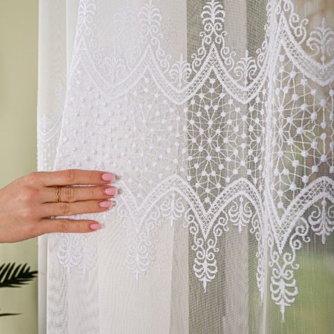 Firanka haftowana pasowa, wysokość 170cm, kolor 001 biały FH0026/768/001/000170/1
