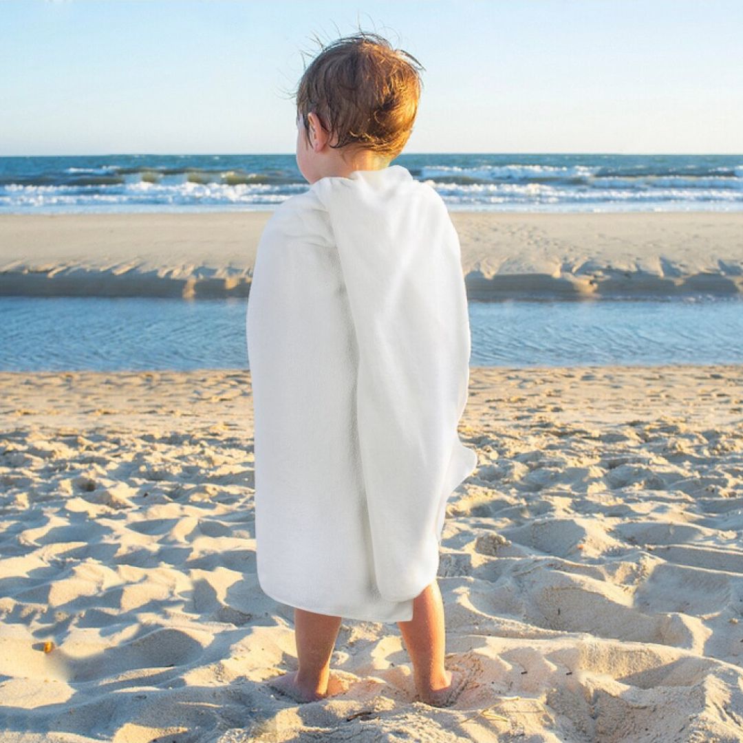 Ręczniki na plażę - Twoje must-have podczas wakacyjnego odpoczynku